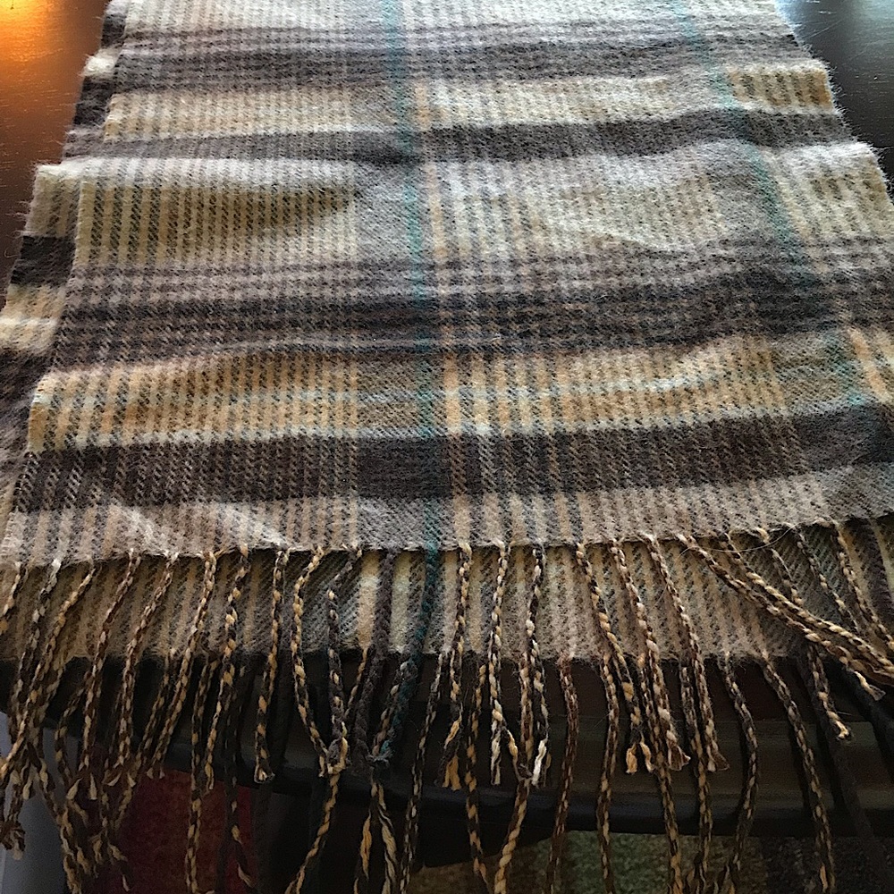 💯 cashmere winter scarf made in Scotland